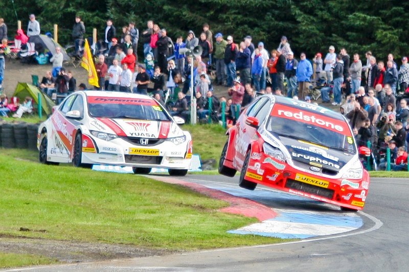 BTCC_races_Knockhill_August_26th_2012 (54).jpg